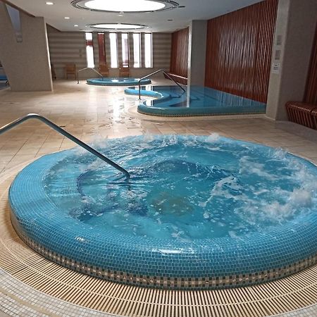 Luxury Apartment Dunapest With Spa And Pool Budapest Luaran gambar
