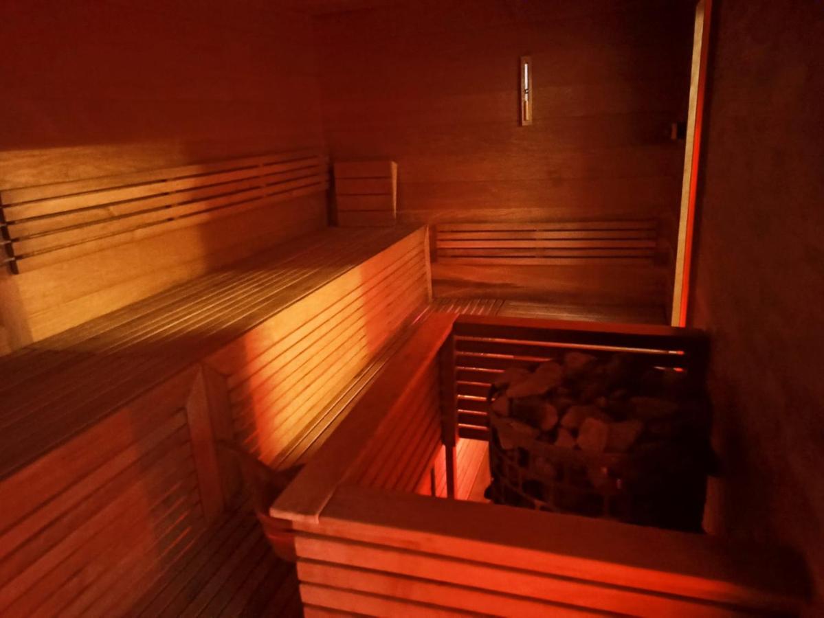 Luxury Apartment Dunapest With Spa And Pool Budapest Luaran gambar
