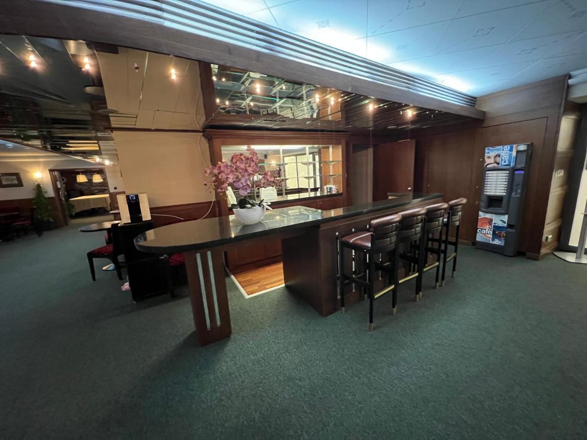 Luxury Apartment Dunapest With Spa And Pool Budapest Luaran gambar