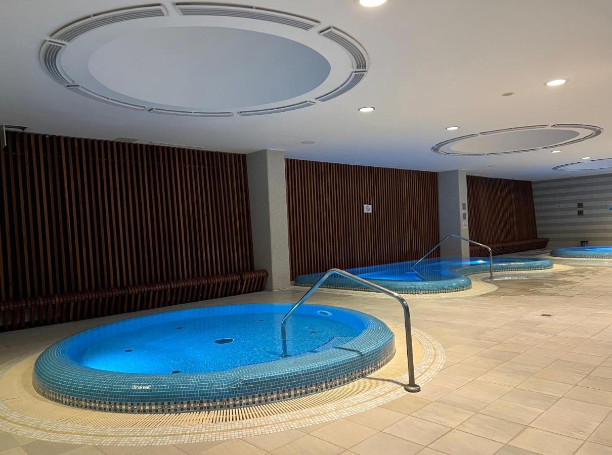 Luxury Apartment Dunapest With Spa And Pool Budapest Luaran gambar